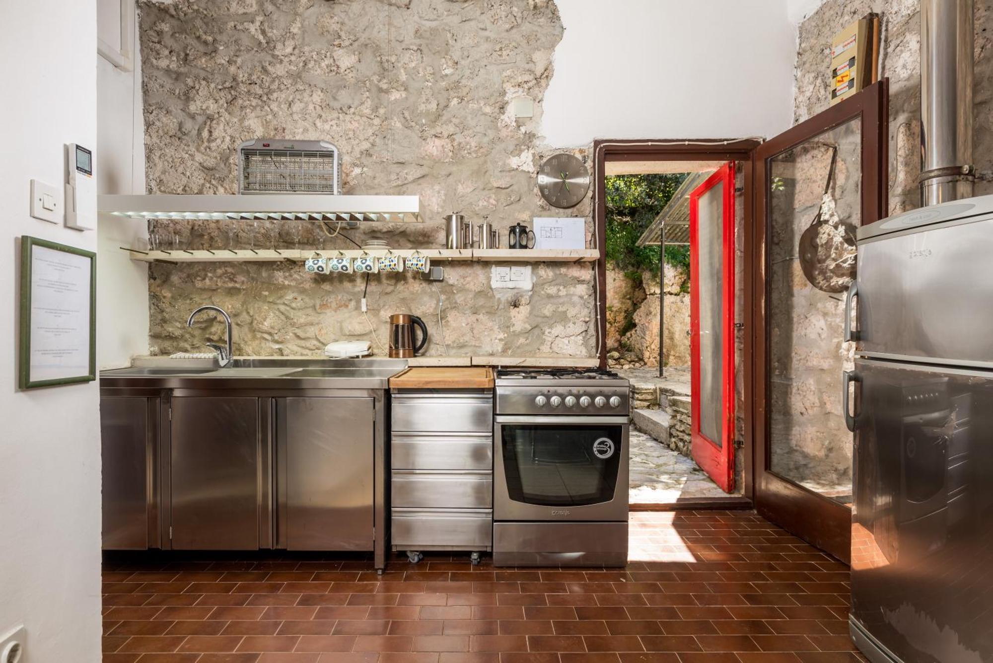 Holiday House Cave Romana Pula Exterior photo