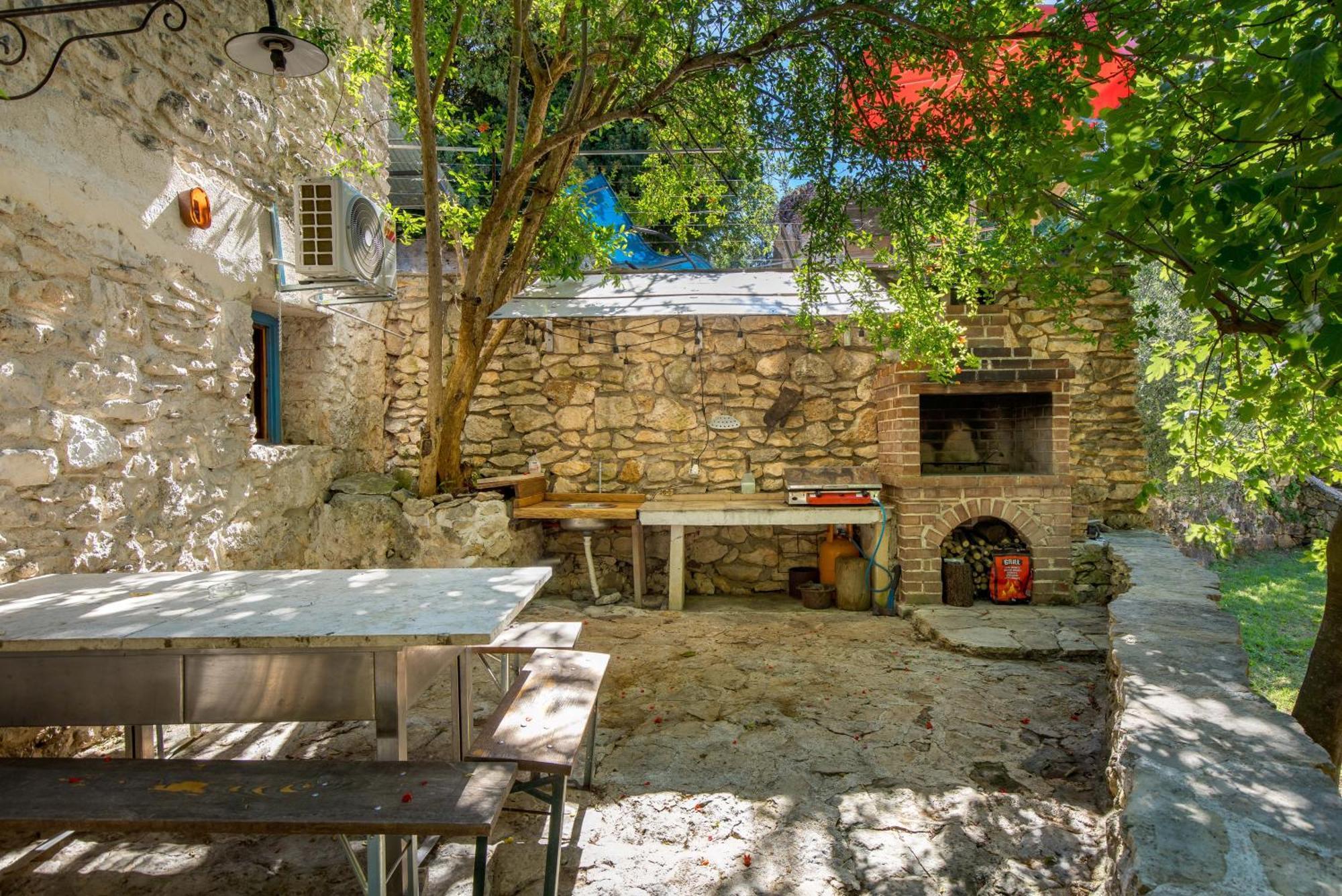 Holiday House Cave Romana Pula Exterior photo