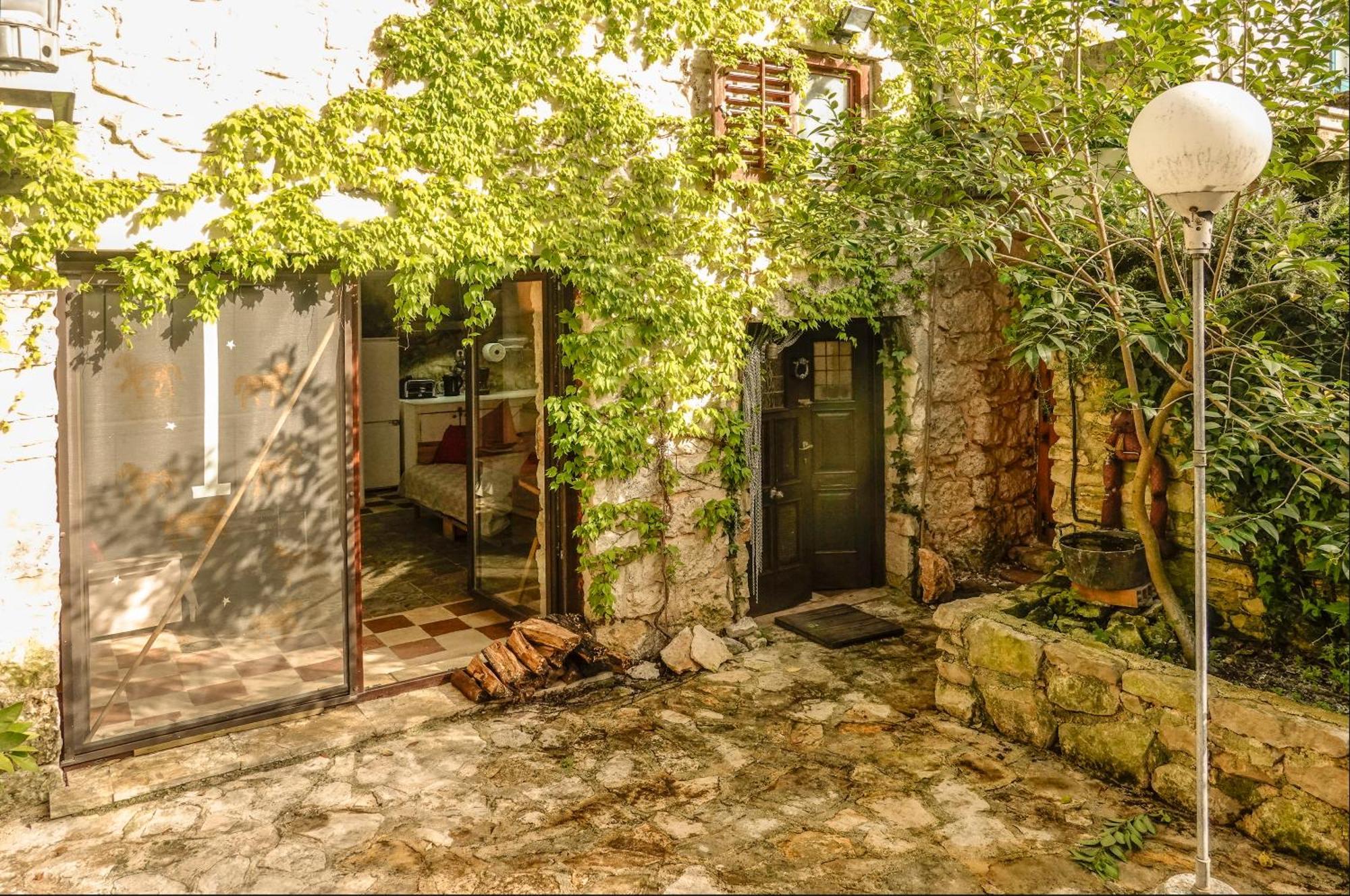 Holiday House Cave Romana Pula Exterior photo