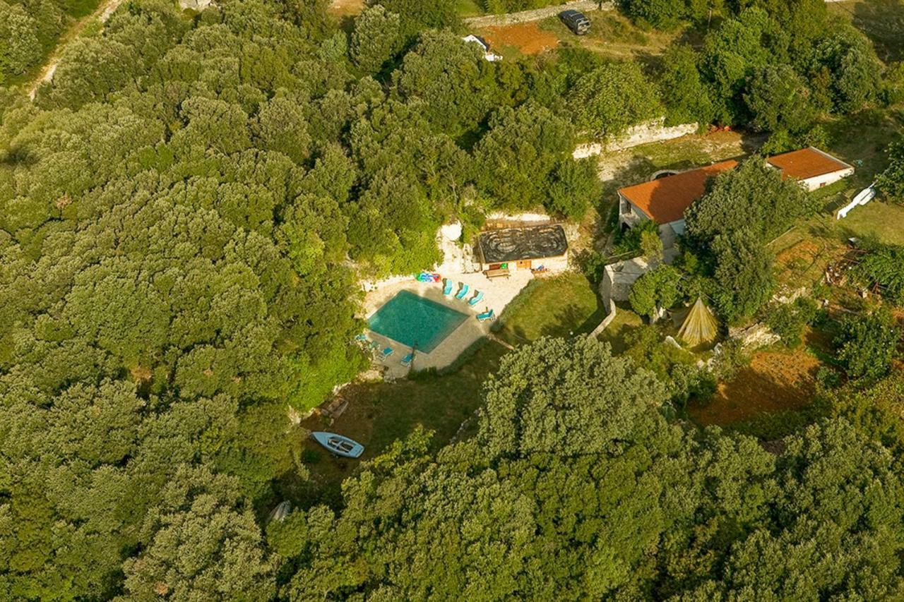 Holiday House Cave Romana Pula Exterior photo